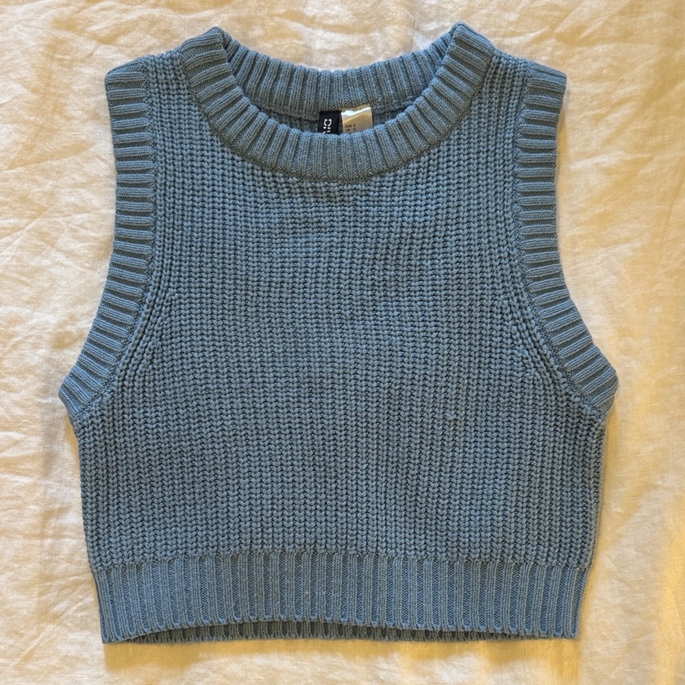 H&M blue knit cropped sweater tank
